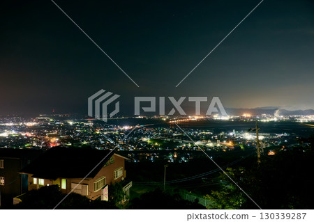 Night view from Makinohara Plateau towards Oigawa River 130339287