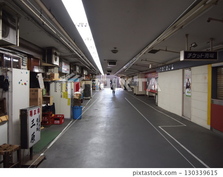 銀座的三原橋地下街通道，由於重建而不再存在。 130339615