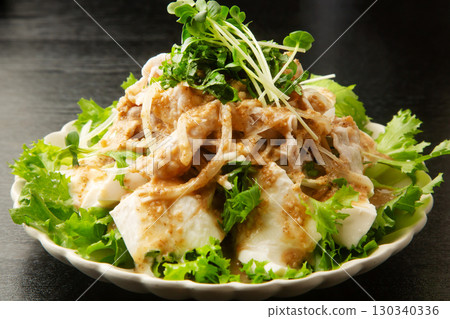 Chilled tofu salad 130340336