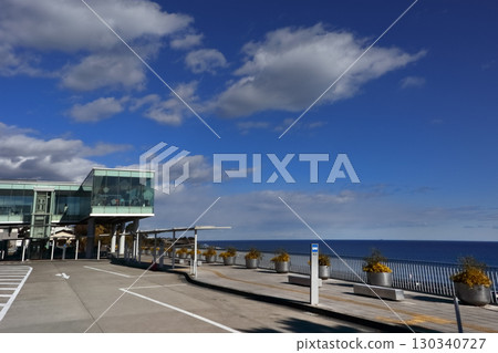 浪漫的茨城(日立站,眺望一望無際的藍天和大海。)建築師妹島和世,出生於日立市 浪漫的茨城(日立站,眺望一望無際的藍天和大海。)建築師妹島和世,出生於日立市 130340727