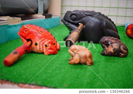 蛙形木雕瓜羅樂器 民俗手工藝與民族室內裝潢用品 130346266