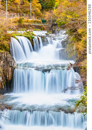 Tahara Falls in autumn, Yamanashi Tahara Falls in autumn, Yamanashi 130346298