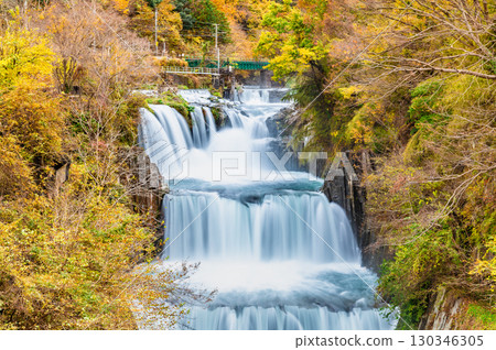 Tahara Falls in autumn, Yamanashi Tahara Falls in autumn, Yamanashi 130346305