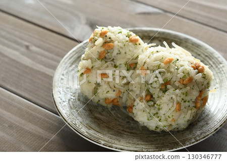 Tempura scraps rice ball Tempura scraps rice ball 130346777