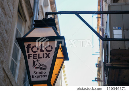 A streetlight-shaped sign at a photo studio overseas A streetlight-shaped sign at a photo studio overseas 130346871