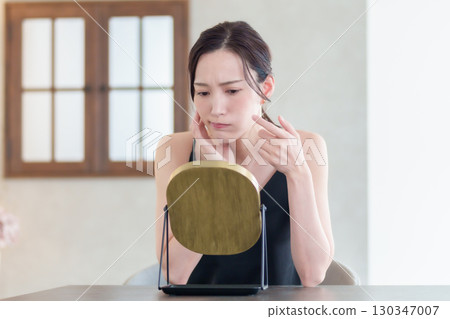 Women's worries, beauty, facial 130347007