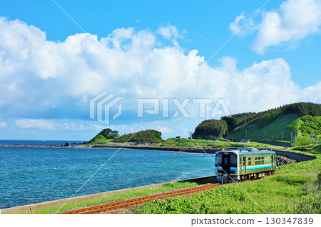 Gono Line in Aomori Prefecture, Blue Sky and Sea 130347839