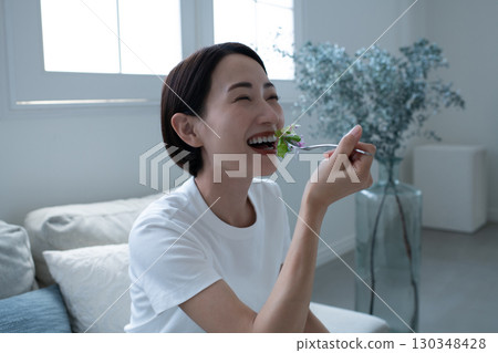 Image of breakfast and brunch for female managers 130348428