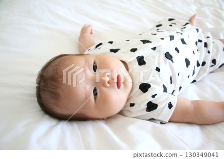 3個月大的嬰兒 3個月大的嬰兒 130349041