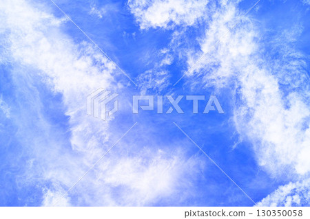藍色的天空和雲圖像 130350058