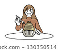 一位女士正準備吃白朗峰 130350514
