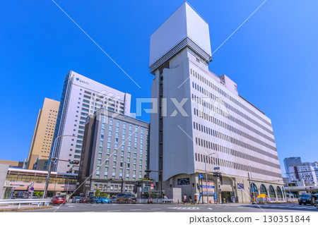 日本橫濱街景:從櫻木町站南檢票口(西口)眺望富士軟體、Pio City、Hotel Mets等 日本橫濱街景:從櫻木町站南檢票口(西口)眺望富士軟體、Pio City、Hotel Mets等 130351844