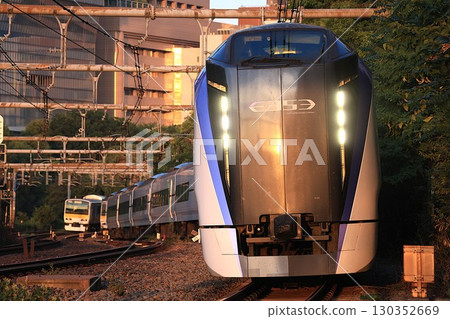 [JR東日本]夜間E353系列特急「Kaiji」（中央線：御茶水～四谷） 130352669