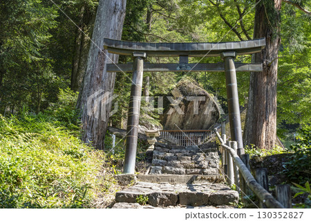 妙見神社（岐阜縣下呂市）岩屋岩影遺址 130352827