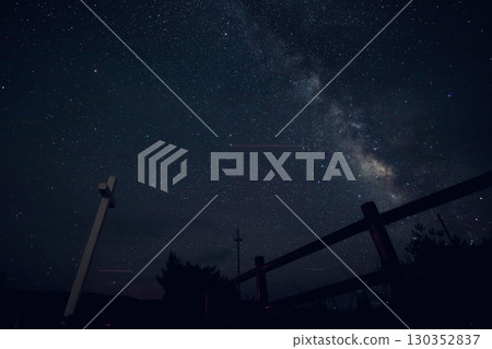 我抬頭看著銀河系 130352837