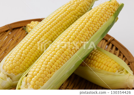 Fresh and sweet corn Fresh and sweet corn 130354426