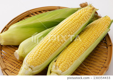 新鮮甜玉米 130354433