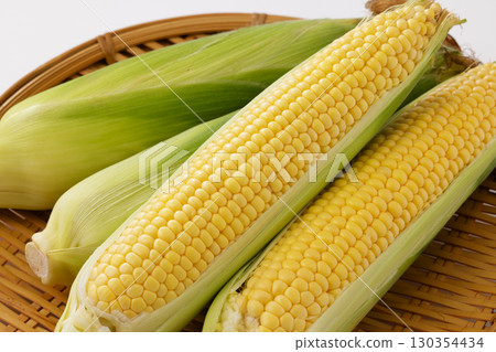 新鮮甜玉米 130354434