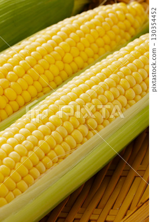 新鮮甜玉米 新鮮甜玉米 130354452