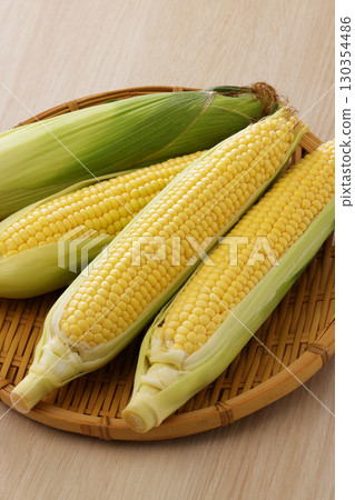 Fresh and sweet corn 130354486