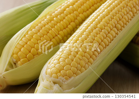 Fresh and sweet corn 130354541