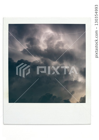 閃電,雷聲,閃電,真人秀,寶麗來風格 閃電,雷聲,閃電,真人秀,寶麗來風格 130354993