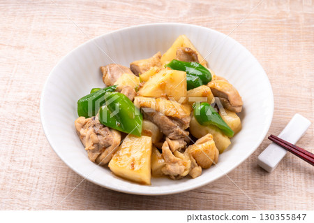 Stir-fried chicken, pineapple and peppers 130355847