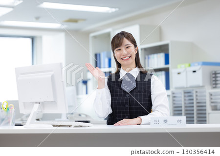 接待處女女商人的肖像 接待處女女商人的肖像 130356414