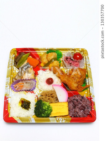 日式便當（幕之內便當、垂直構圖） 130357700