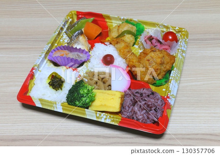 Japanese-style bento (makunouchi bento) Japanese-style bento (makunouchi bento) 130357706