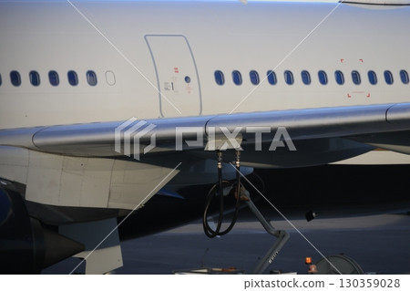 飛機加油 130359028