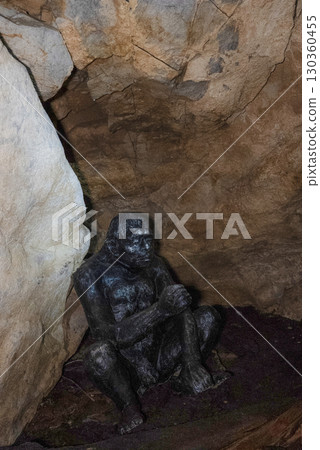 Inside the Jomon Cave (Gujo City, Gifu Prefecture) Inside the Jomon Cave (Gujo City, Gifu Prefecture) 130360455