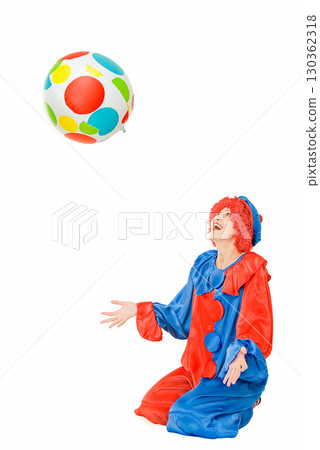 clown with ball 130362318