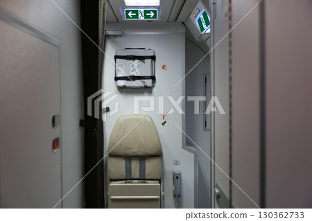 乘務員座椅 130362733