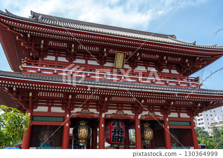 Kaminarimon Gate of Senso-ji Temple in Asakusa, Tokyo, Japan 130364999