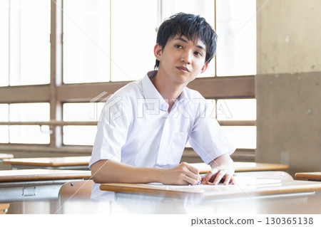 男高中生學習 130365138