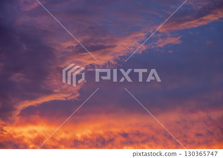 夏季日落黃昏夏日天空九月天空影像 130365747