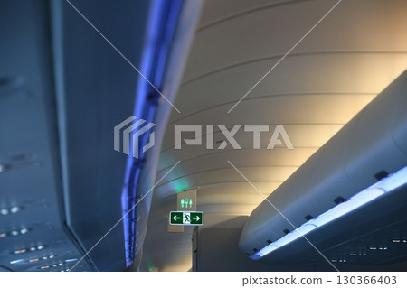 機頂行李艙 130366403