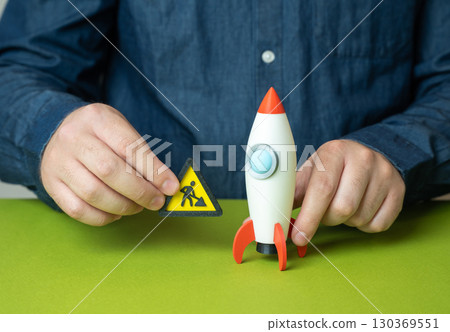 Startup at the development and construction stage, innovation growth, business foundation, project investment, team building 130369551