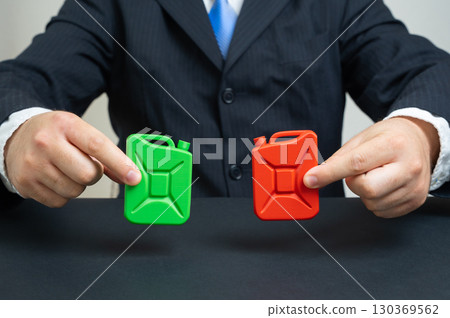 Comparison of traditional fossil fuels and environmentally friendly fuels. Biofuels of plant origin. Hydrogen. Energy transition, climate change, renewable technology, sustainable growth 130369562