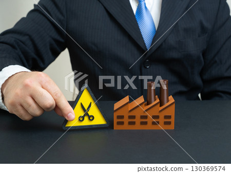 Reduction of production. Dismissal of workers. Industry decline, social consequences, unemployment, economic crisis, layoffs, reduced demand, restructuring, financial loss, policy intervention needed 130369574