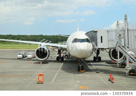 Apron Apron 130370934