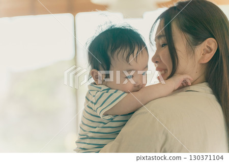 baby, infant, a cuddle 130371104
