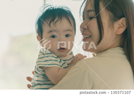 baby, infant, a cuddle 130371107