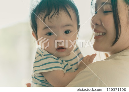 baby, infant, a cuddle 130371108