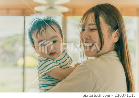 baby, infant, a cuddle 130371115