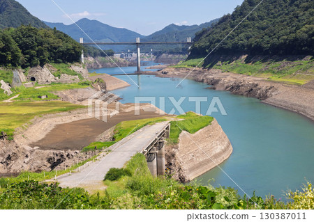 Yamba Dam during a drought 130387011