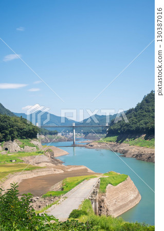 Yamba Dam during a drought Yamba Dam during a drought 130387016