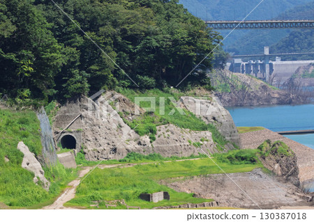 Yamba Dam during a drought Yamba Dam during a drought 130387018