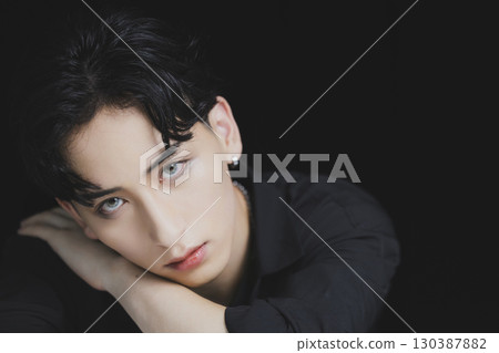 一個很酷的男人 一個很酷的男人 130387882